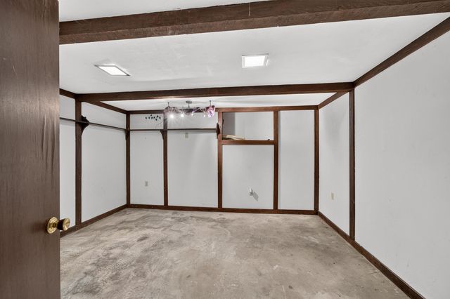 209 W Hunter, Haysville, KS 67060