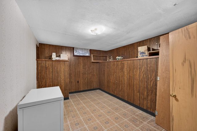 209 W Hunter, Haysville, KS 67060
