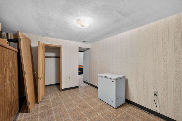 209 W Hunter, Haysville, KS 67060