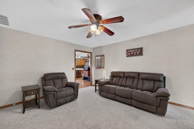 209 W Hunter, Haysville, KS 67060