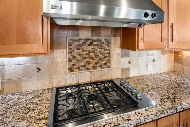 1891 Balboa Dr, Roseville, CA 95661