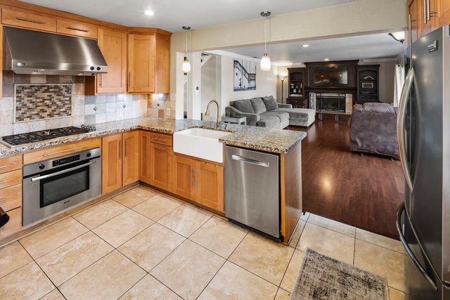 1891 Balboa Dr, Roseville, CA 95661