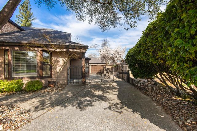 1891 Balboa Dr, Roseville, CA 95661