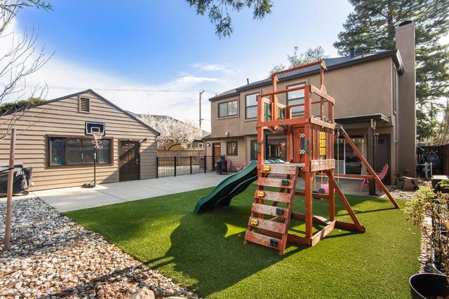 1891 Balboa Dr, Roseville, CA 95661