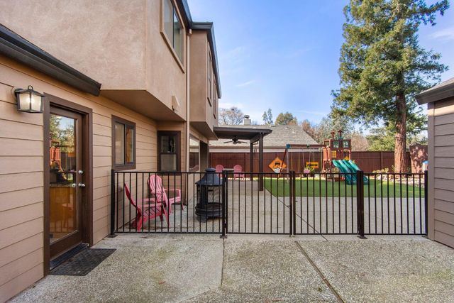 1891 Balboa Dr, Roseville, CA 95661