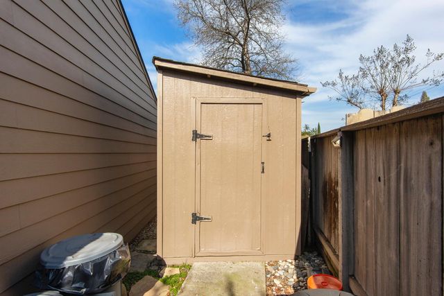 1891 Balboa Dr, Roseville, CA 95661