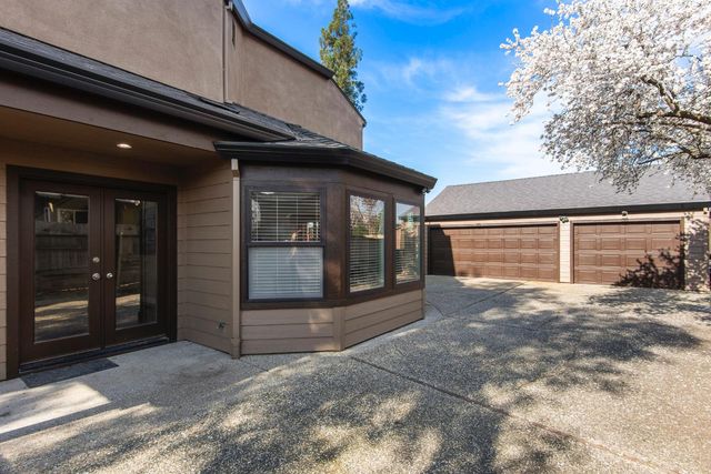 1891 Balboa Dr, Roseville, CA 95661