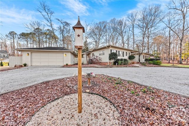 272 Chesterfield Road, Bogart, GA 30622