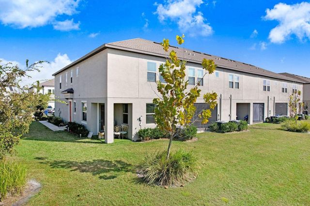 31886 BLUE PASSING LOOP, Wesley Chapel, FL 33545