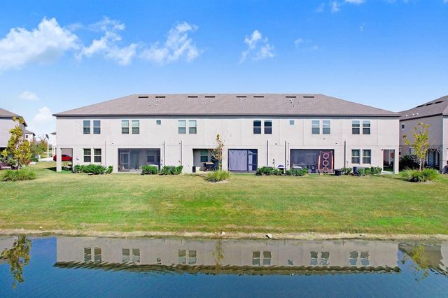 31886 BLUE PASSING LOOP, Wesley Chapel, FL 33545