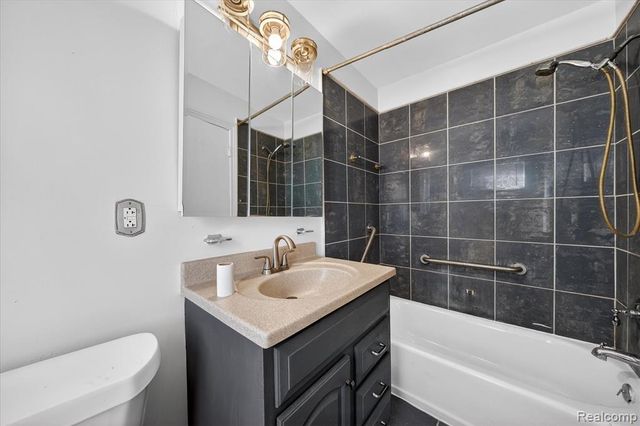 15888 Ohio Street, Detroit, MI 48238