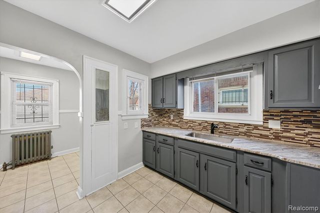 15888 Ohio Street, Detroit, MI 48238