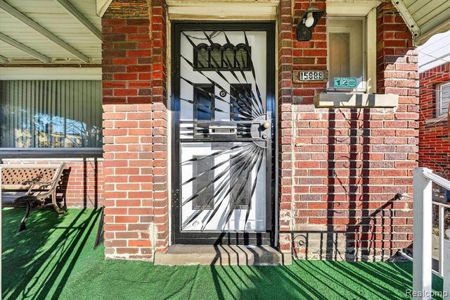 15888 Ohio Street, Detroit, MI 48238