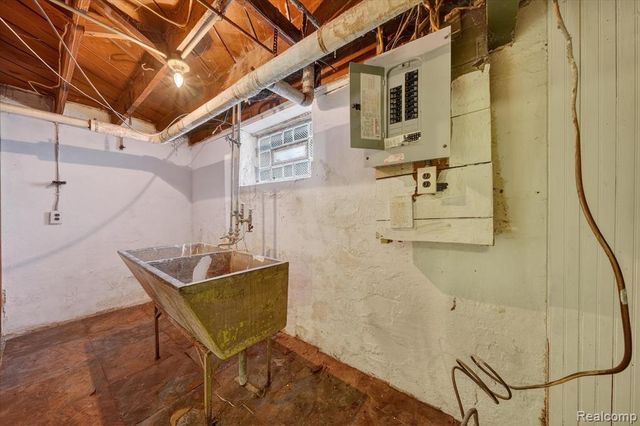 15888 Ohio Street, Detroit, MI 48238