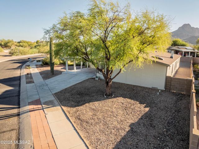 9011 N Valgrind Lane, Tucson, AZ 85743