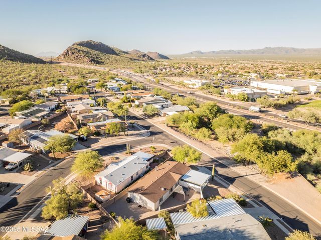 9011 N Valgrind Lane, Tucson, AZ 85743