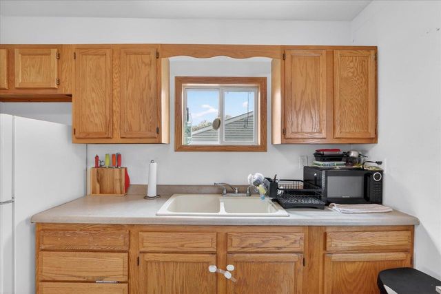 852 JOHNSON Street, Beloit, WI 53511