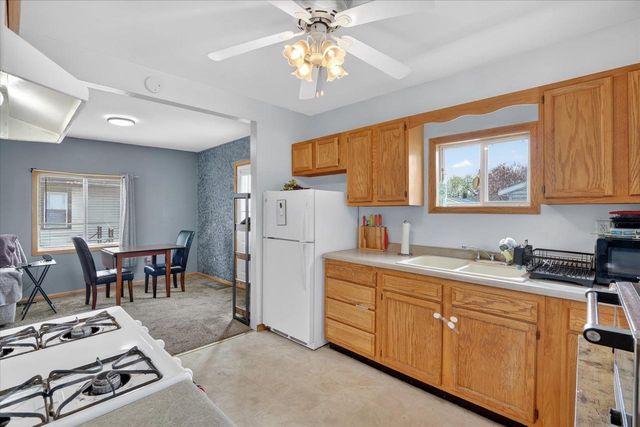852 JOHNSON Street, Beloit, WI 53511