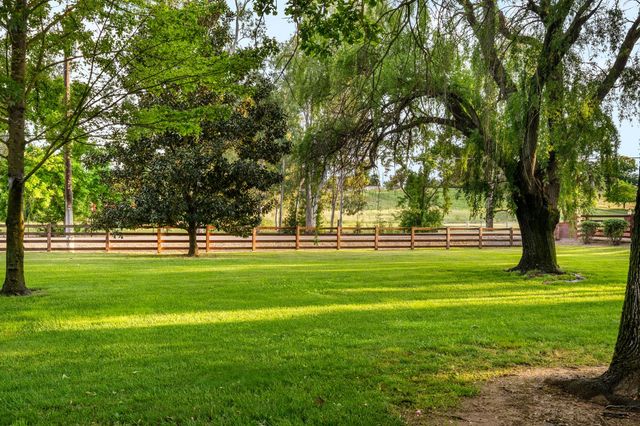 9475 Alta Mesa Rd, Wilton, CA 95693