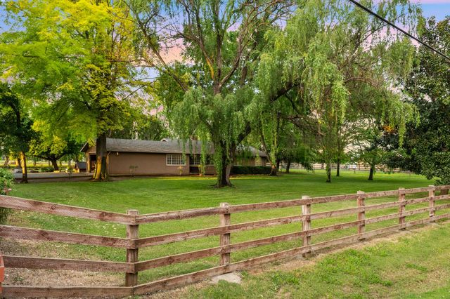 9475 Alta Mesa Rd, Wilton, CA 95693