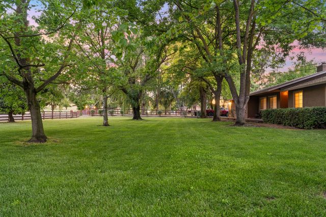 9475 Alta Mesa Rd, Wilton, CA 95693