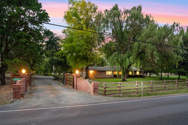 9475 Alta Mesa Rd, Wilton, CA 95693