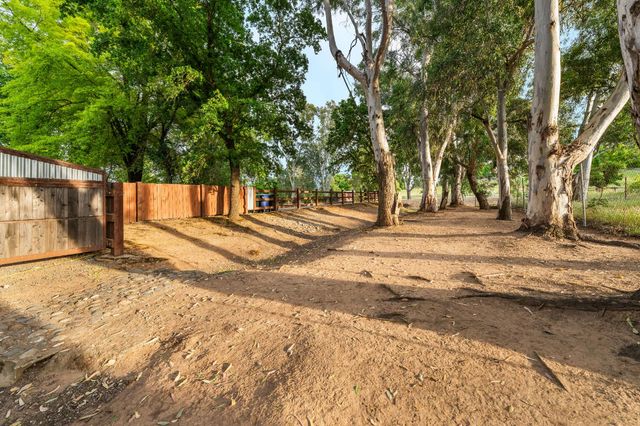 9475 Alta Mesa Rd, Wilton, CA 95693