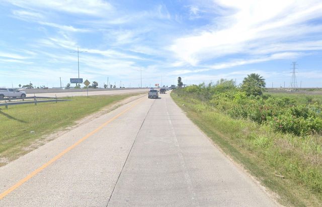 8510 Old Cswy Road, Galveston, TX 77554