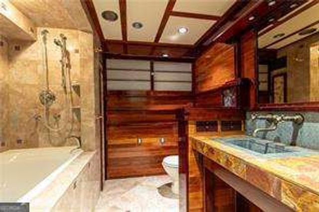 1022 Reeder Circle NE, Atlanta, GA 30306