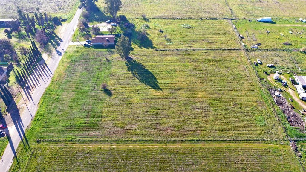 Image 18 of property listing at 0 Cardwell, Madera, CA 93638