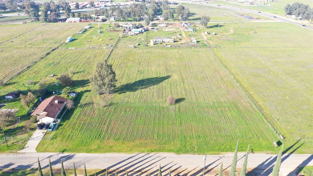 Image 4 of property listing at 0 Cardwell, Madera, CA 93638