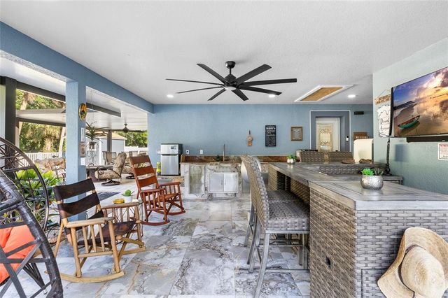 6907 W CREEK DRIVE, Tampa, FL 33615