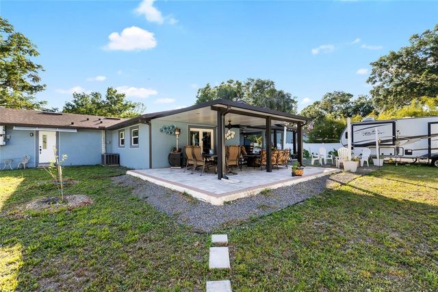 6907 W CREEK DRIVE, Tampa, FL 33615