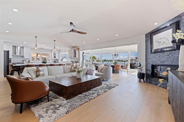 7827 9TH AVENUE S, St Petersburg, FL 33707