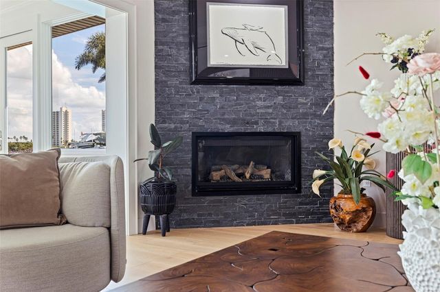 7827 9TH AVENUE S, St Petersburg, FL 33707