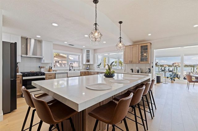 7827 9TH AVENUE S, St Petersburg, FL 33707