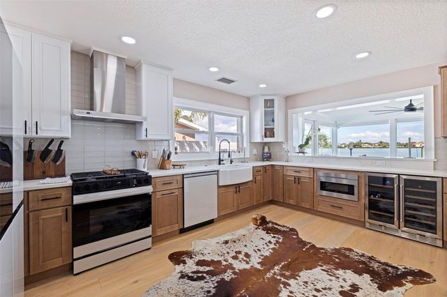 7827 9TH AVENUE S, St Petersburg, FL 33707