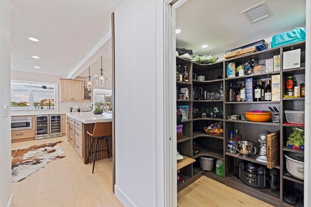 7827 9TH AVENUE S, St Petersburg, FL 33707