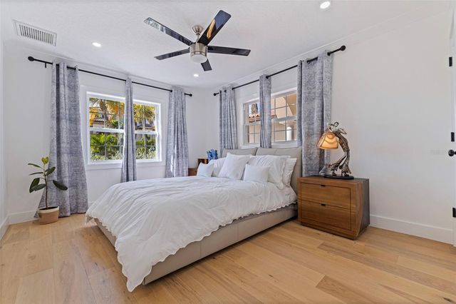 7827 9TH AVENUE S, St Petersburg, FL 33707