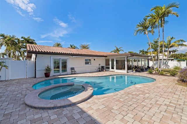 7827 9TH AVENUE S, St Petersburg, FL 33707