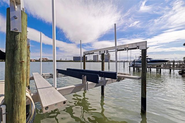 7827 9TH AVENUE S, St Petersburg, FL 33707