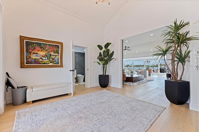 7827 9TH AVENUE S, St Petersburg, FL 33707