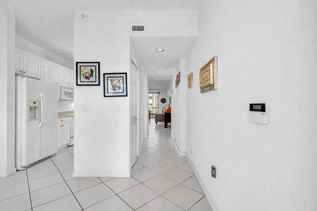 7623 Southampton Terrace 211, Tamarac, FL 33321
