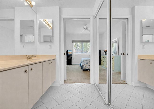 7623 Southampton Terrace 211, Tamarac, FL 33321