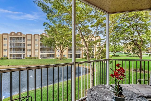 7623 Southampton Terrace 211, Tamarac, FL 33321