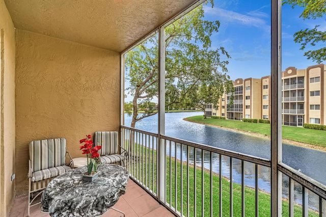7623 Southampton Terrace 211, Tamarac, FL 33321