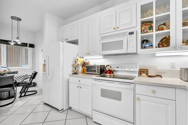 7623 Southampton Terrace 211, Tamarac, FL 33321
