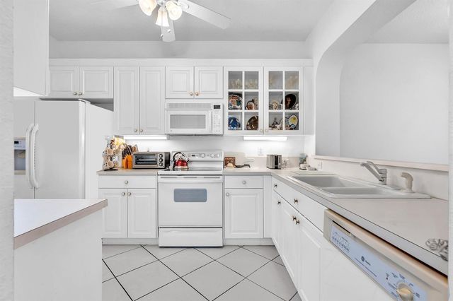 7623 Southampton Terrace 211, Tamarac, FL 33321