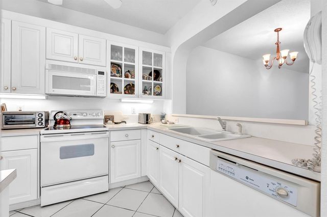7623 Southampton Terrace 211, Tamarac, FL 33321