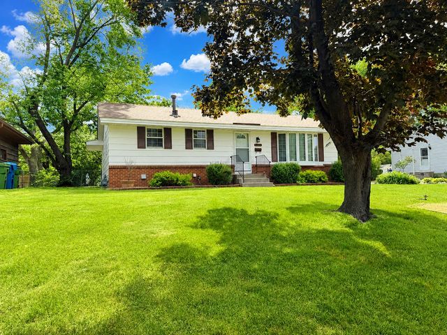 5917 5th Street NE, Fridley, MN 55432
